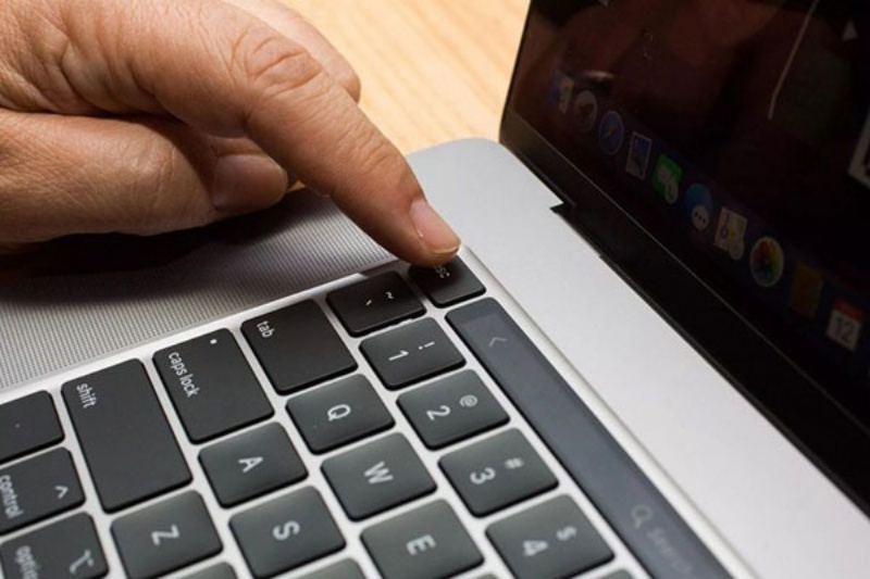 Lỗi bàn phím MacBook Pro cần xử lý càng sớm càng tốt