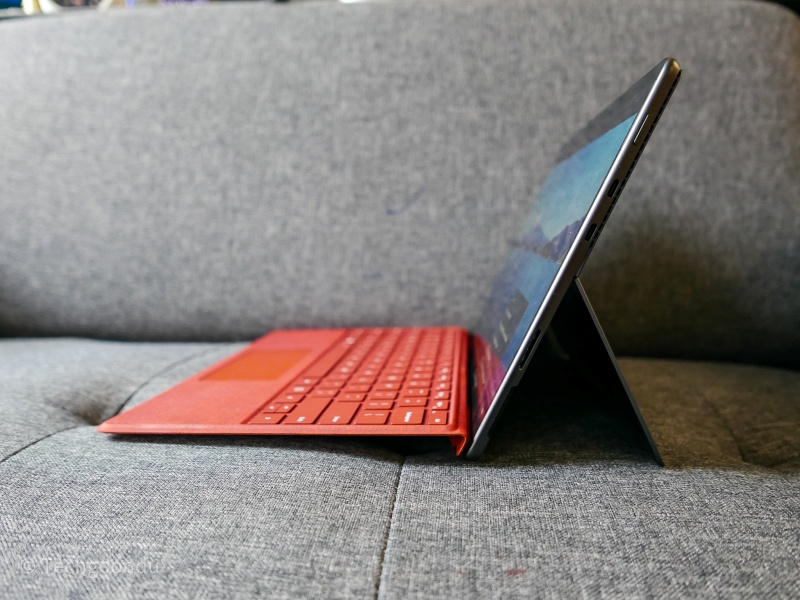 Thay pin Surface laptop 5 giá rẻ tại TP HCM
