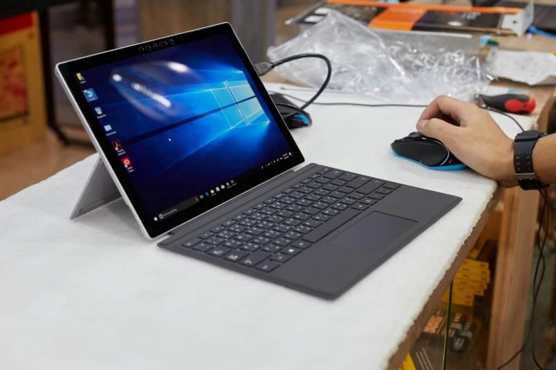 Thay pin Surface Pro 6 có ảnh hưởng đến máy tính không?